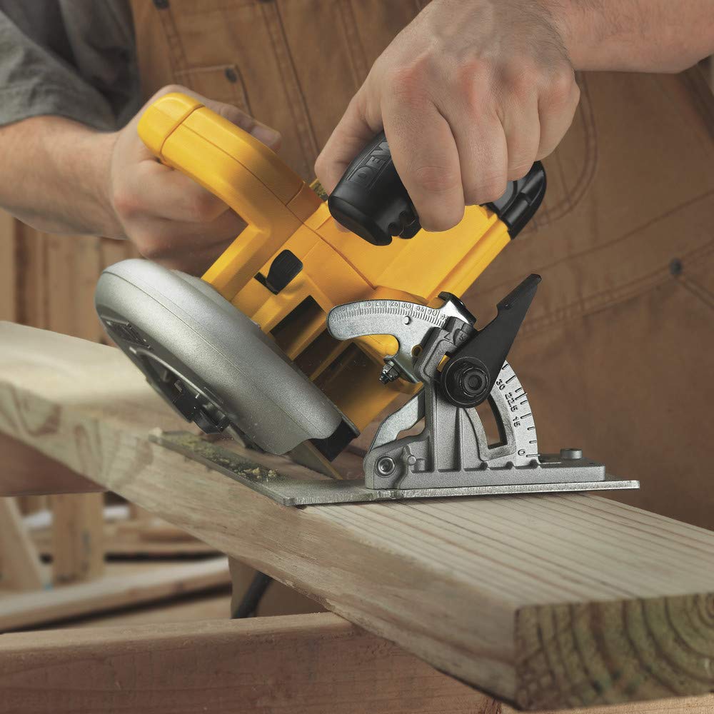 DEWALT Circular Saw, 7-1/4 inch, Pivoting with up to 57 Degree Bevel, Corded (DWE575SB)