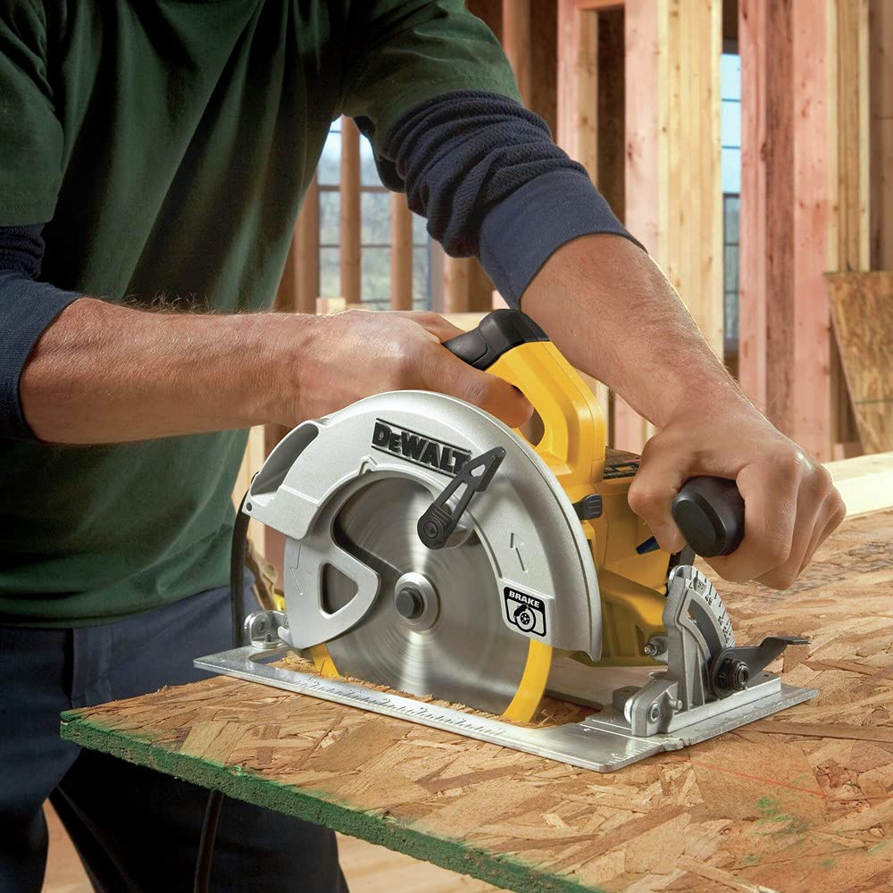 DEWALT Circular Saw, 7-1/4 inch, Pivoting with up to 57 Degree Bevel, Corded (DWE575SB)